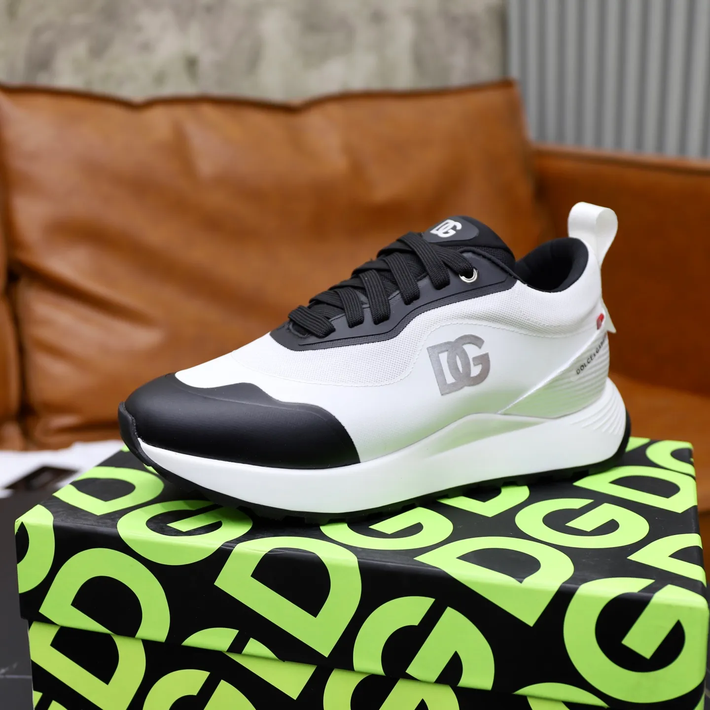 Men's Men's Shoes💰520💰••New arrivals••Dolce&Gabbana••DG✔️High-end men's sports•casual shoes. Original goods from top counters. Original imported multiple material splicing design ➕Original TPR elastic outsole.  Size: 38-44 (45, 46 customized)